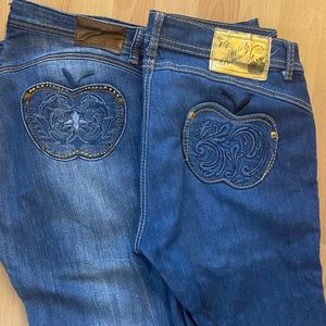 2 pairs of Apple Bottom jeans size 9/10